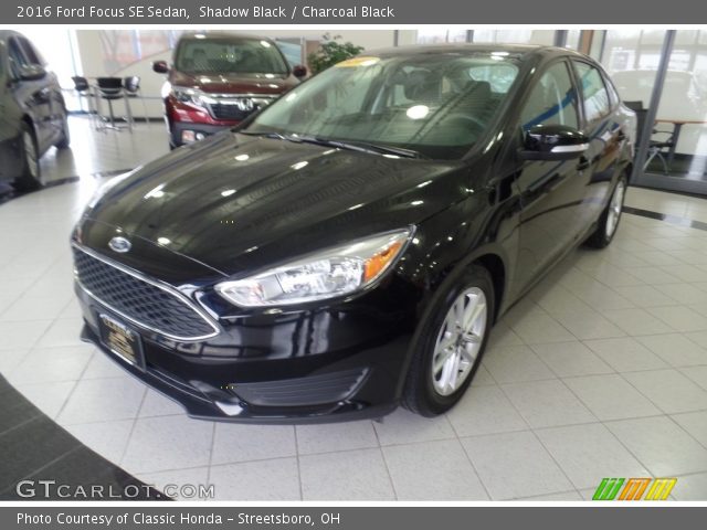 2016 Ford Focus SE Sedan in Shadow Black