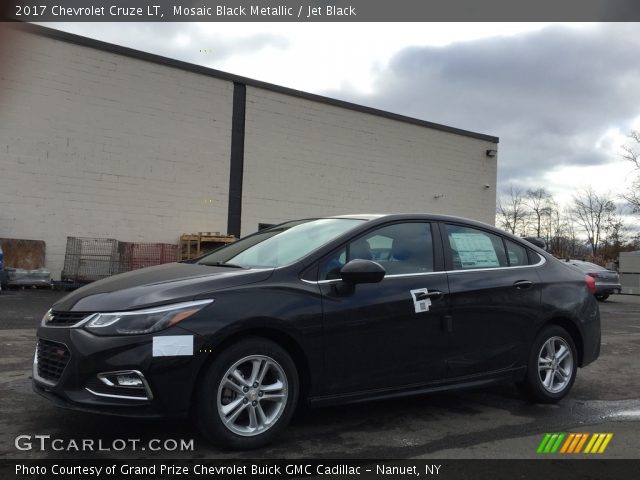 2017 Chevrolet Cruze LT in Mosaic Black Metallic