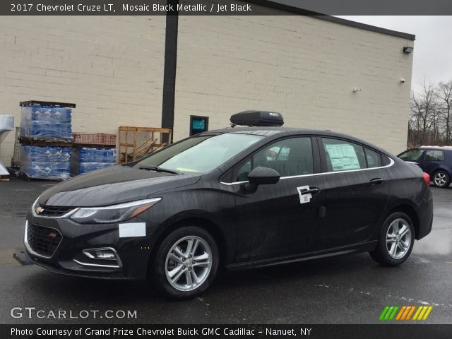 2017 Chevrolet Cruze LT in Mosaic Black Metallic