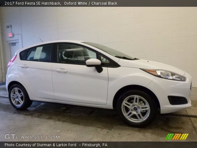 2017 Ford Fiesta SE Hatchback in Oxford White