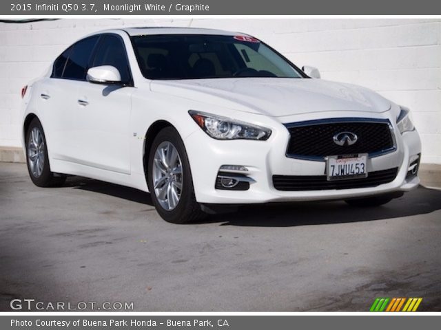 2015 Infiniti Q50 3.7 in Moonlight White