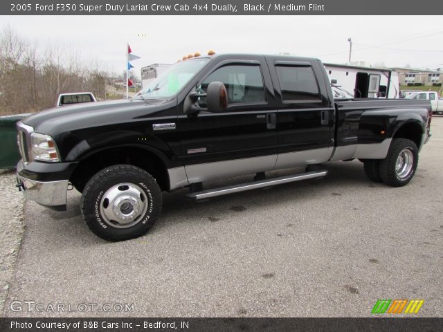 2005 Ford F350 Super Duty Lariat Crew Cab 4x4 Dually in Black