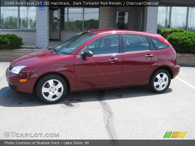 2006 Ford Focus ZX5 SES Hatchback in Dark Toreador Red Metallic