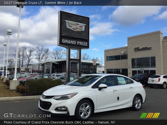 2017 Chevrolet Cruze LT in Summit White