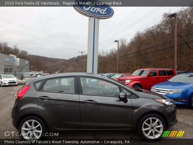 2016 Ford Fiesta SE Hatchback in Magnetic Metallic