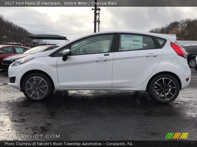 2017 Ford Fiesta SE Hatchback in Oxford White