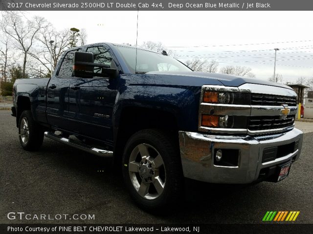 2017 Chevrolet Silverado 2500HD LT Double Cab 4x4 in Deep Ocean Blue Metallic