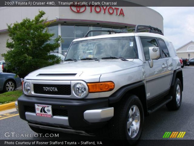 2007 Toyota FJ Cruiser 4WD in Titanium Metallic