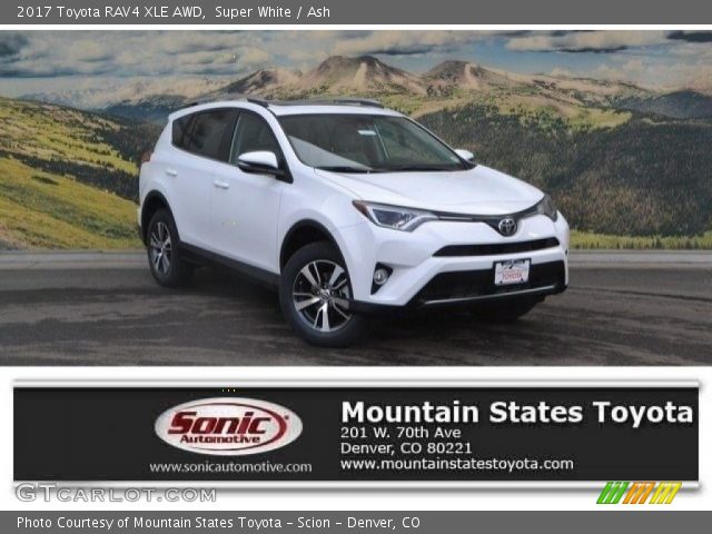 2017 Toyota RAV4 XLE AWD in Super White