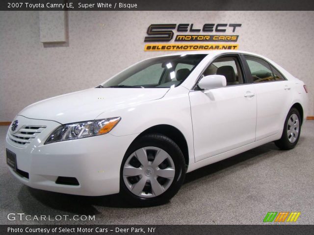2007 Toyota Camry LE in Super White