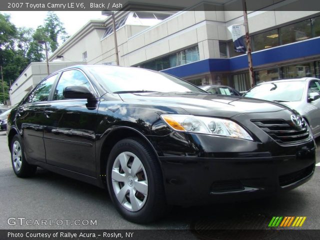 2007 Toyota Camry LE V6 in Black