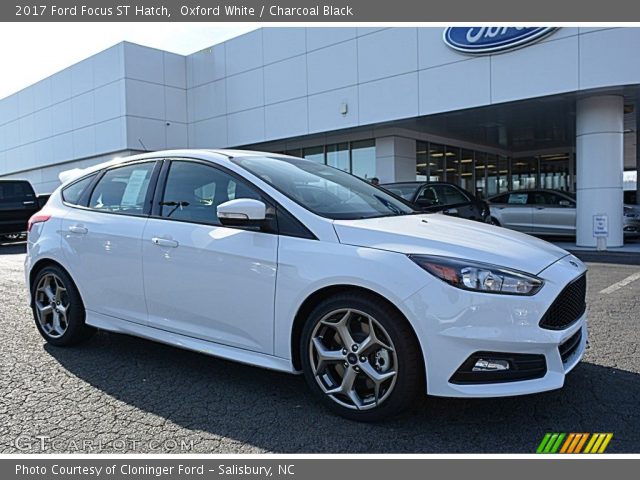2017 Ford Focus ST Hatch in Oxford White