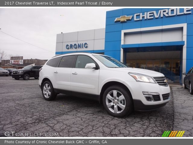 2017 Chevrolet Traverse LT in Iridescent Pearl Tricoat