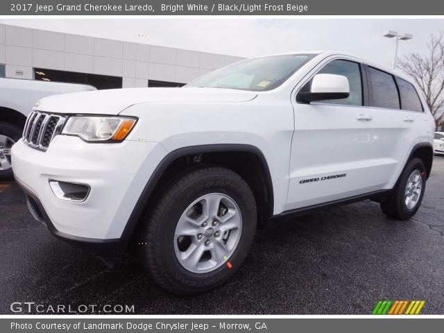 2017 Jeep Grand Cherokee Laredo in Bright White