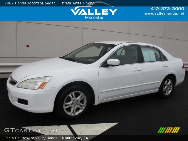 2007 Honda Accord SE Sedan in Taffeta White