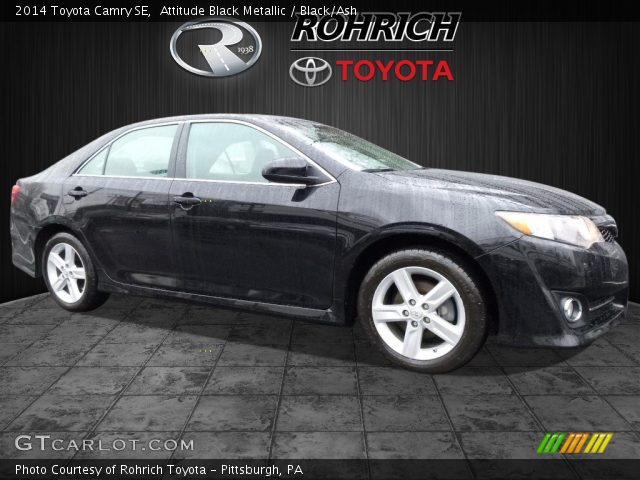 2014 Toyota Camry SE in Attitude Black Metallic