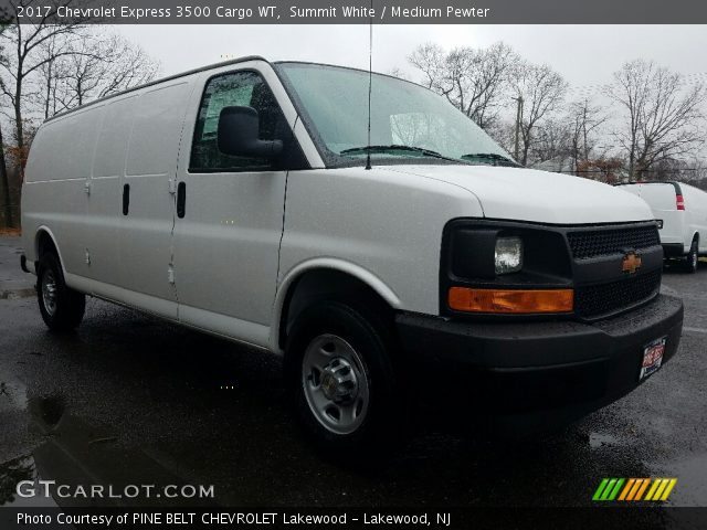 2017 Chevrolet Express 3500 Cargo WT in Summit White