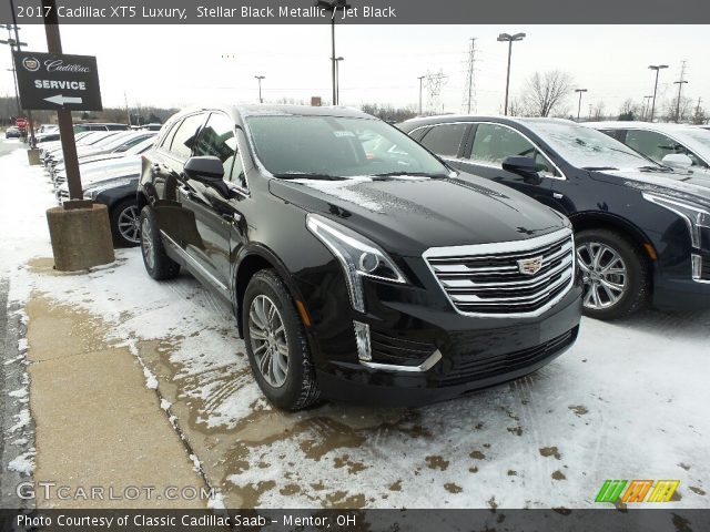 2017 Cadillac XT5 Luxury in Stellar Black Metallic