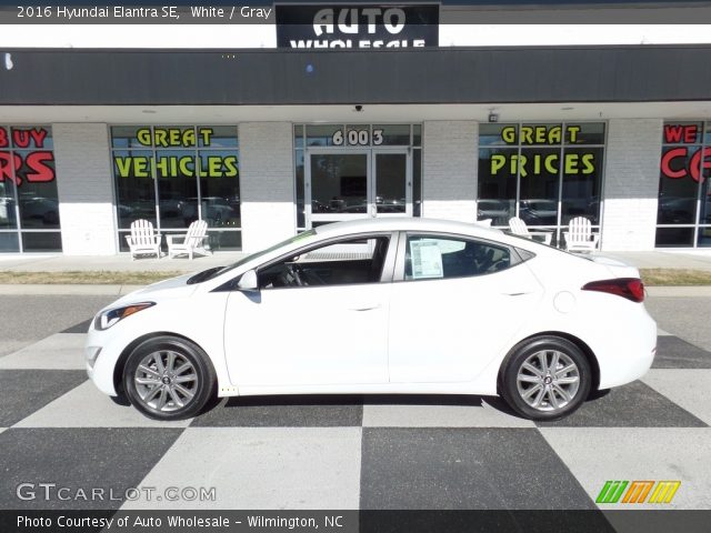 2016 Hyundai Elantra SE in White