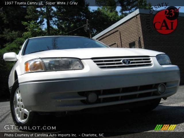1997 Toyota Camry LE in Super White