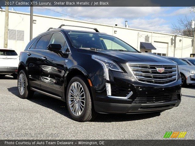 2017 Cadillac XT5 Luxury in Stellar Black Metallic