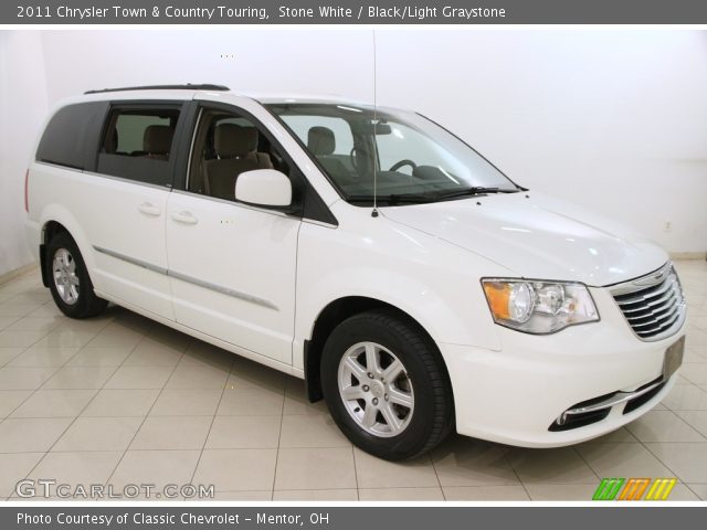 2011 Chrysler Town & Country Touring in Stone White