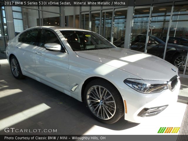 2017 BMW 5 Series 530i xDrive Sedan in Mineral White Metallic
