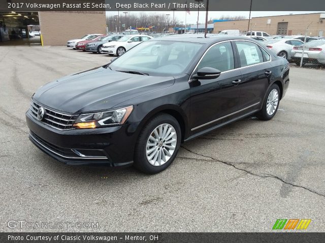 2017 Volkswagen Passat SE Sedan in Deep Black Pearl