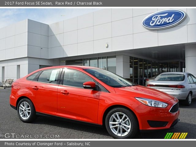 2017 Ford Focus SE Sedan in Race Red