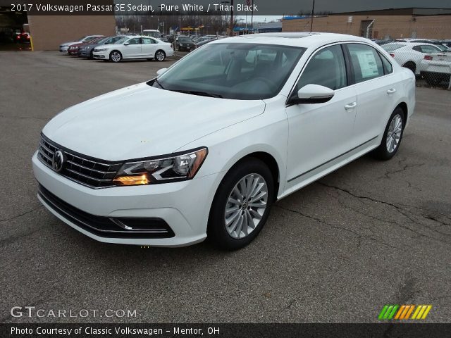 2017 Volkswagen Passat SE Sedan in Pure White