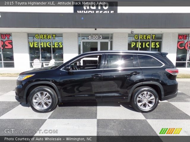 2015 Toyota Highlander XLE in Attitude Black Metallic