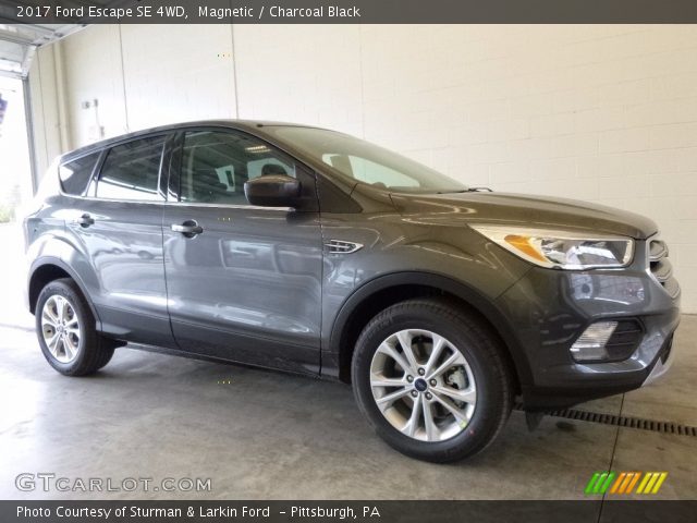 2017 Ford Escape SE 4WD in Magnetic