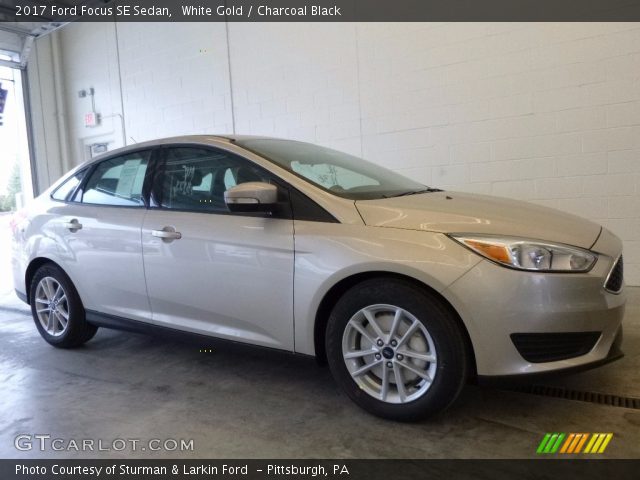 2017 Ford Focus SE Sedan in White Gold