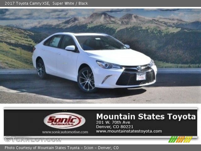 2017 Toyota Camry XSE in Super White