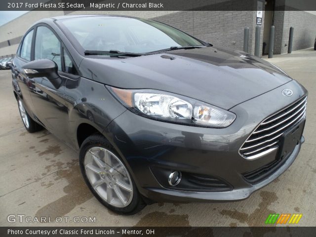 2017 Ford Fiesta SE Sedan in Magnetic