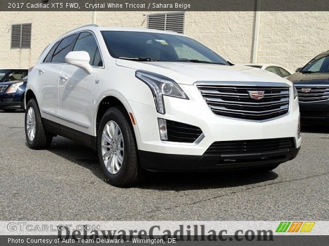 2017 Cadillac XT5 FWD in Crystal White Tricoat