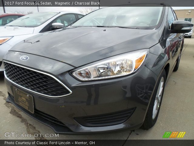 2017 Ford Focus SE Sedan in Magnetic