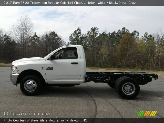 2017 Ram 3500 Tradesman Regular Cab 4x4 Chassis in Bright White
