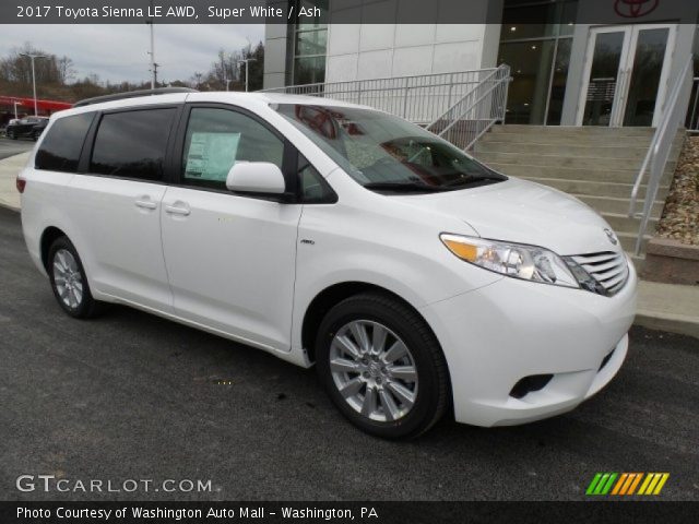 2017 Toyota Sienna LE AWD in Super White