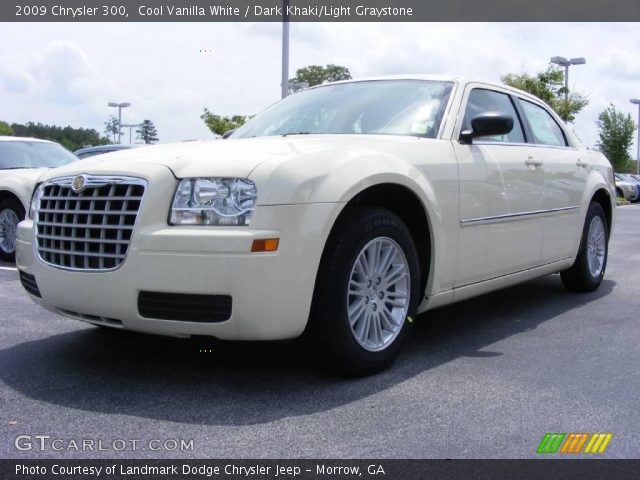 2009 Chrysler 300  in Cool Vanilla White