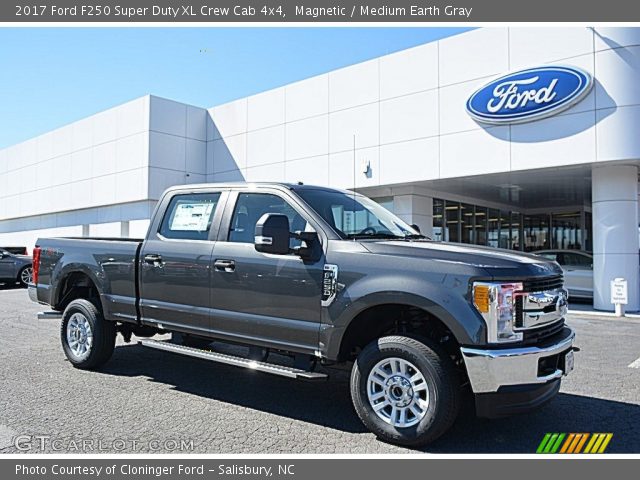 2017 Ford F250 Super Duty XL Crew Cab 4x4 in Magnetic