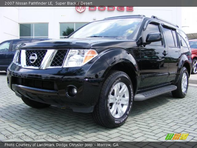 2007 Nissan Pathfinder LE in Super Black