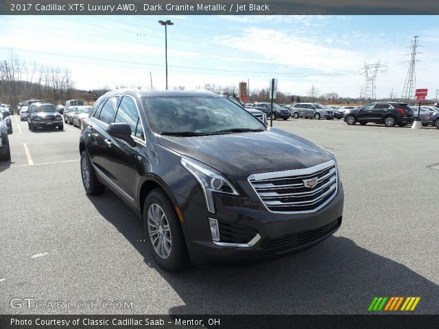 2017 Cadillac XT5 Luxury AWD in Dark Granite Metallic