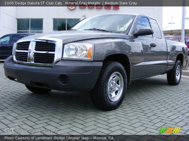 2006 Dodge Dakota ST Club Cab in Mineral Gray Metallic