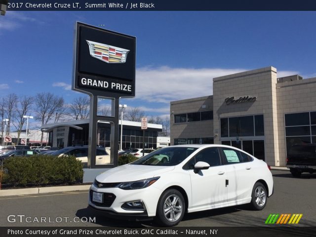 2017 Chevrolet Cruze LT in Summit White