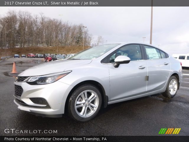 2017 Chevrolet Cruze LT in Silver Ice Metallic