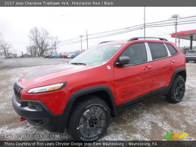 2017 Jeep Cherokee Trailhawk 4x4 in Firecracker Red