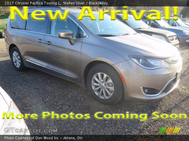 2017 Chrysler Pacifica Touring L in Molten Silver