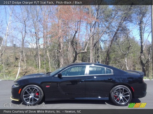 2017 Dodge Charger R/T Scat Pack in Pitch-Black