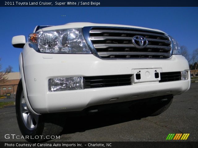 2011 Toyota Land Cruiser  in Super White